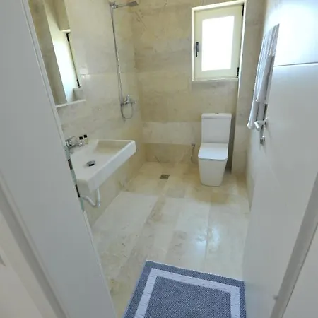 Vila Drini Golem (Tirana)